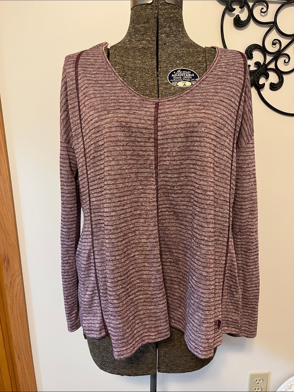 The North Face Women's Long Sleeve Heathered Mauve Striped Top, M